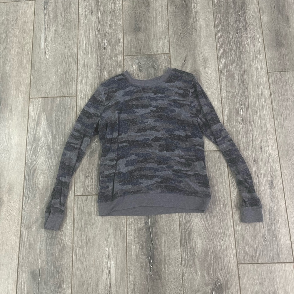 Lucky brand long sleeve camo sweatshirt